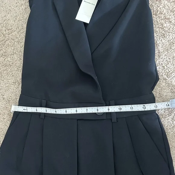 NWT Abercrombie & Fitch Black Sloane Jumpsuit - Picture 2 of 11